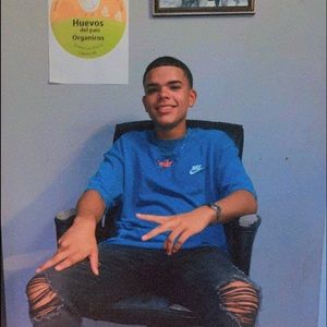 Meet your Posher, Carlos